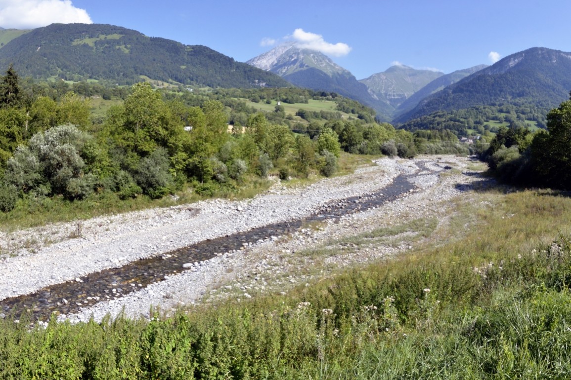 Rivière le Chéran, partie renaturée au Chatelard  – Massif de